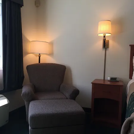Travelodge By Wyndham Dunsmuir-2