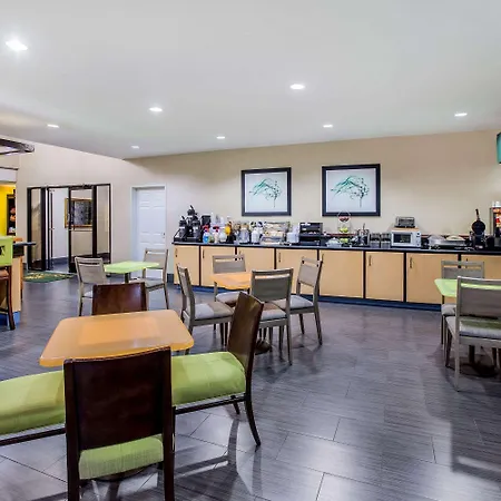 La Quinta By Wyndham Pasadena-3