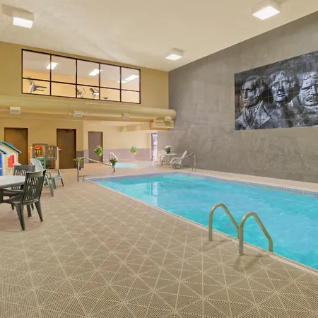 Rushmore Express & Suites-2