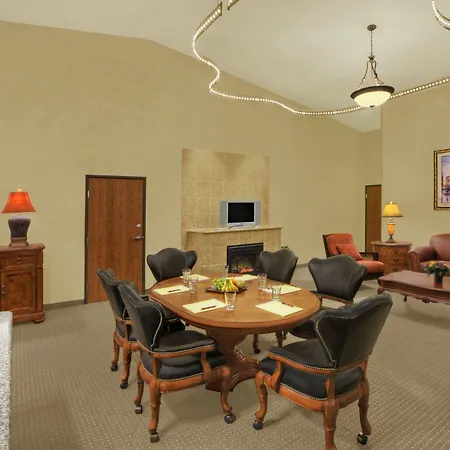 Rushmore Express & Suites-3