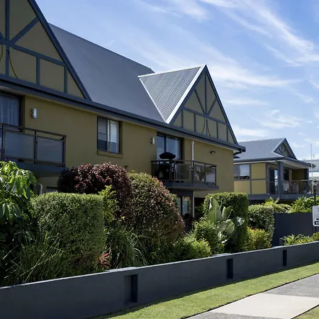 Coastal Bay Motel-2