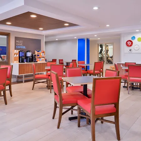 Holiday Inn Express & Suites Selma By Ihg-3