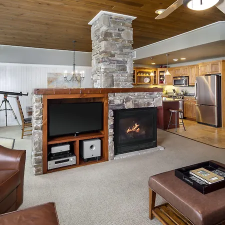 Larsmont Cottages-3