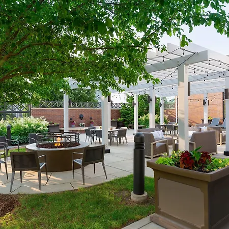 Courtyard By Marriott Madison West / Middleton-2