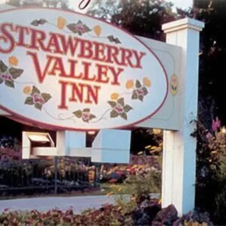 Strawberry Valley Inn-3