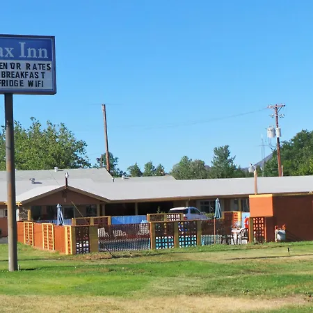 Relax Inn Yreka-3