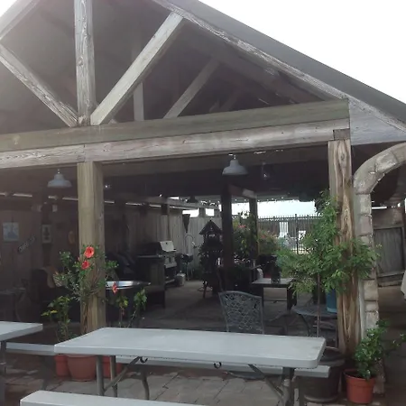 L'Acadie Inn & Rv Park-3