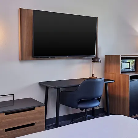 Fairfield Inn & Suites Burlington-3