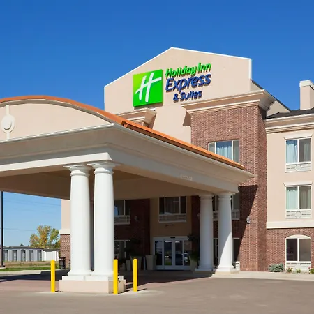 Holiday Inn Express & Suites Minot By Ihg-3