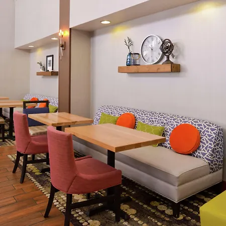 Hampton Inn & Suites Wilmington-3