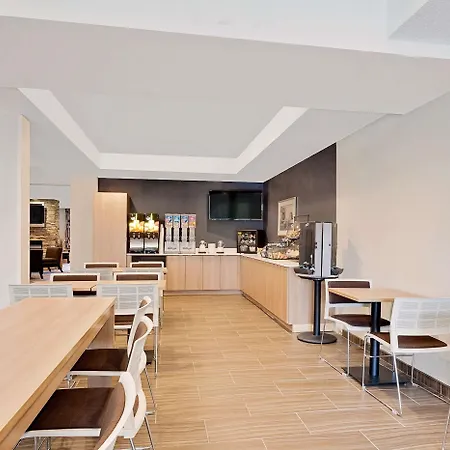 Microtel Inn & Suites By Wyndham Middletown-3