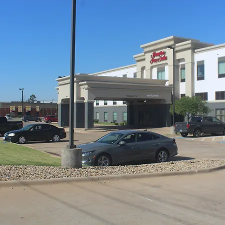 Hampton Inn & Suites Altus-3