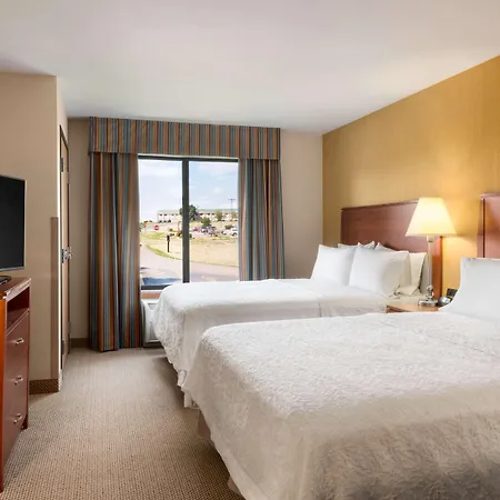 Hampton Inn Spearfish-3