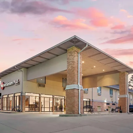 Best Western Plus Two Rivers Hotel & Suites-3