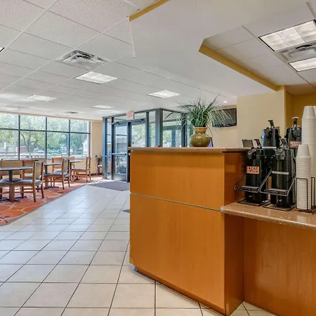 Econo Lodge Inn & Suites Des Moines Fairgrounds Area-3