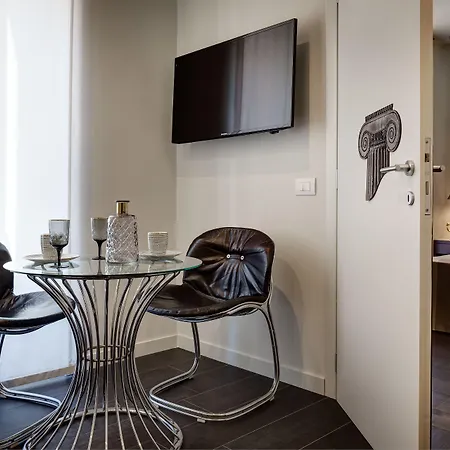Intown Luxury House-3