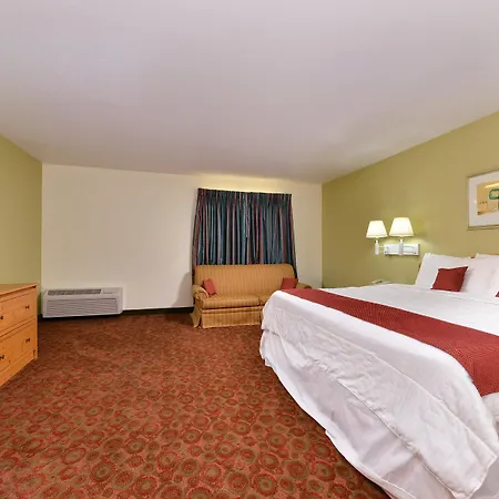 Americas Best Value Inn & Suites-Winnie-2