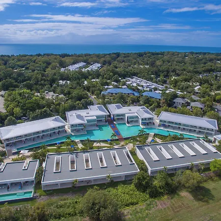 Pool Resort Port Douglas-3