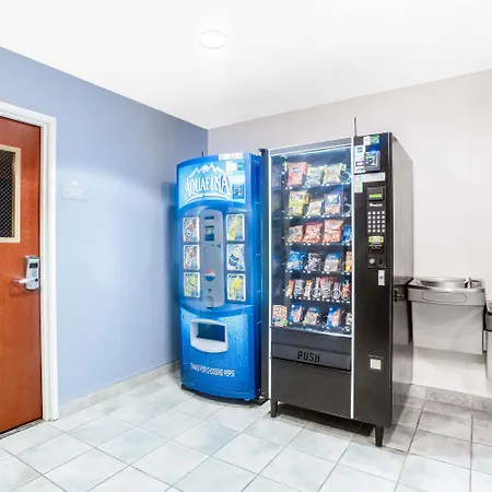 Microtel Inn & Suites Bath-3