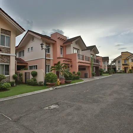 Crown Regency Suites Mactan-3