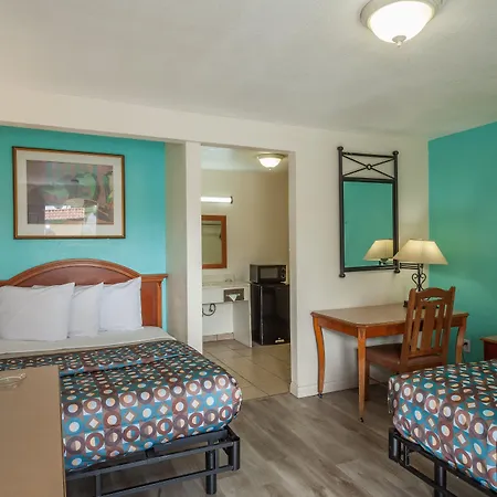 Vagabond Inn Hemet-2