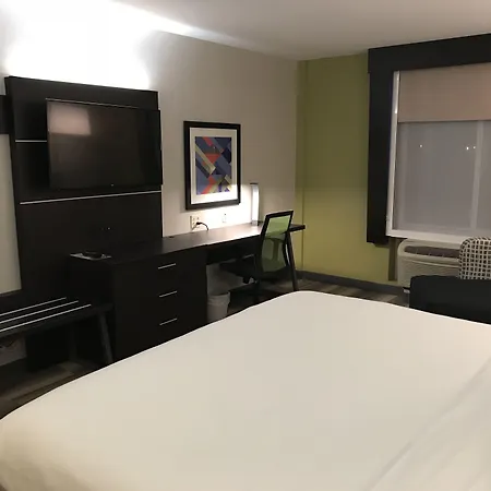 Holiday Inn Express Hotel & Suites Canton By Ihg-2