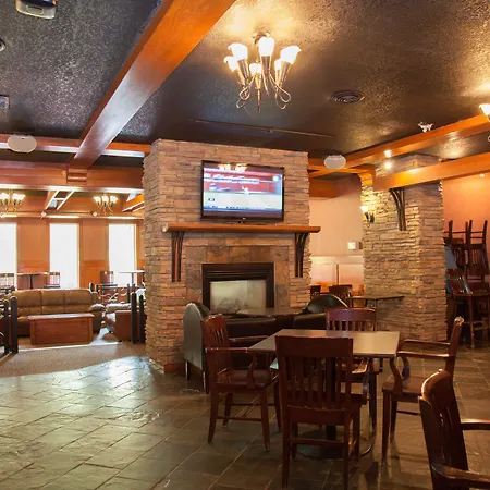 Twin Pine Inn & Suites-3