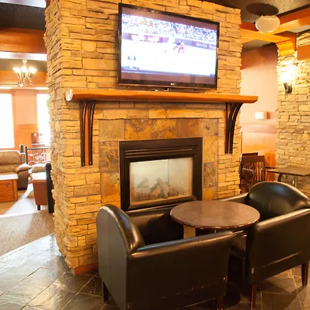 Twin Pine Inn & Suites-2