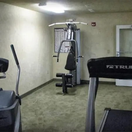 Randolph Inn And Suites-3