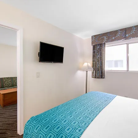 Howard Johnson Suites By Wyndham San Diego Chula Vista Bayfront-3