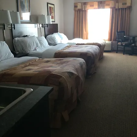 Ramada By Wyndham Brooks-2