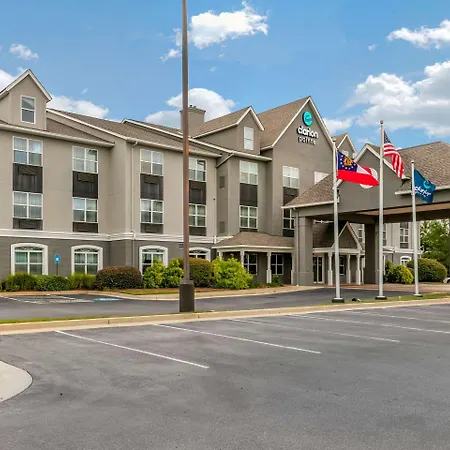 Clarion Pointe Columbus-Bradley Park-2