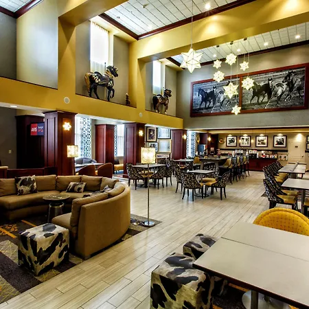 Hampton Inn & Suites Staten Island-3