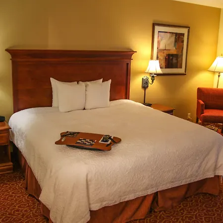 Hampton Inn & Suites Grenada-2