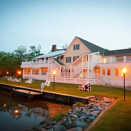 The Oaks Waterfront Hotel-3