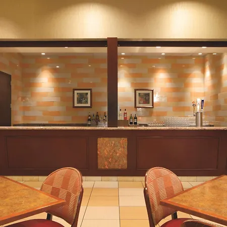 Embassy Suites By Hilton Norman Hotel & Conference Center-3