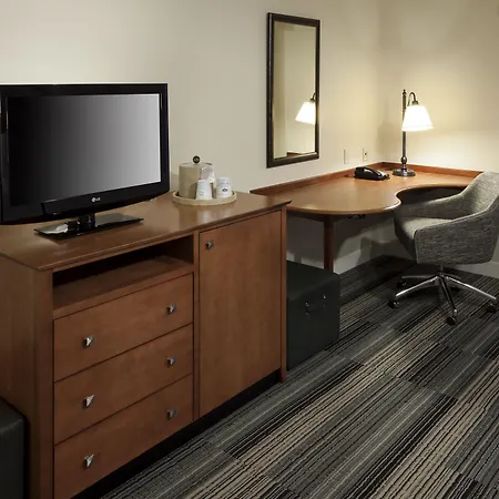 Hampton Inn & Suites Davenport-3
