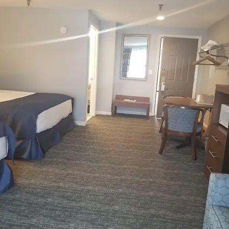 Hampton Village Inn-3