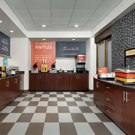 Hampton Inn Syracuse Clay-2