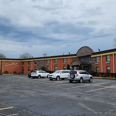 Town House Inn And Suites-3