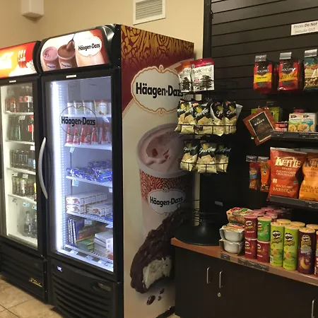 Ramada By Wyndham Pincher Creek-3