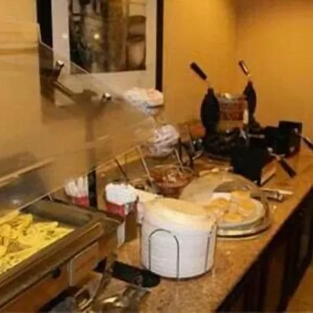 Hampton Inn & Suites Lake Wales-3