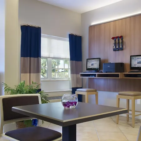 Microtel Inn & Suites By Wyndham Port Charlotte Punta Gorda-3