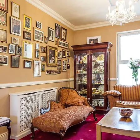 Uppercross House Hotel-3