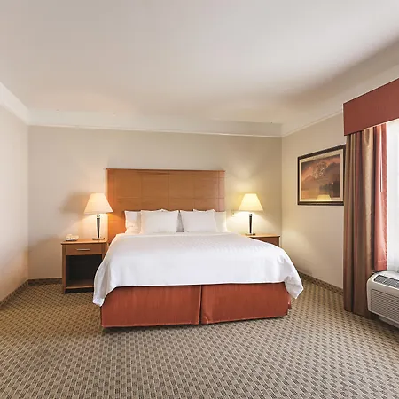 Baymont Inn & Suites Brenham-2
