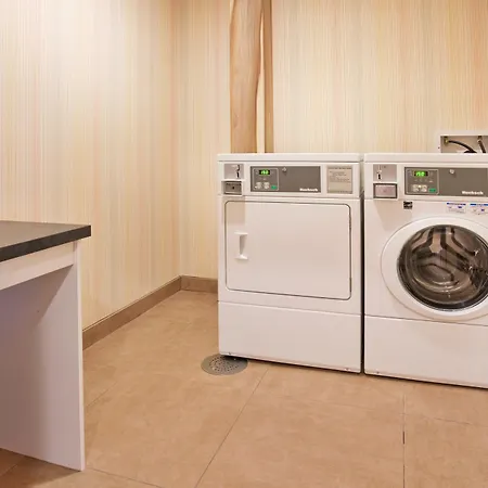 Holiday Inn Express & Suites Lincoln Airport By Ihg-3