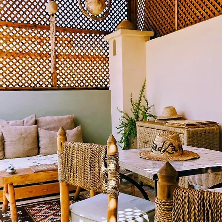 Riad Laly Tourisme Eclairé Le bijou de la medina-2