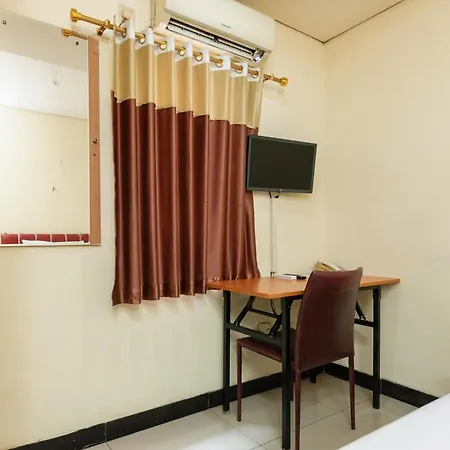 RedDoorz Plus @ Jalan Pemuda Jakarta-3