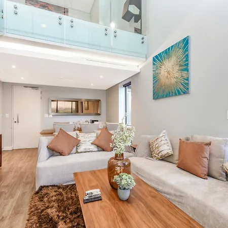 Deluxe Self-Catering Apartment | Park Central-2