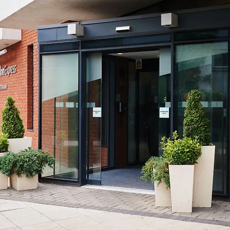 Holiday Inn Express Cheltenham Town Centre By Ihg-3